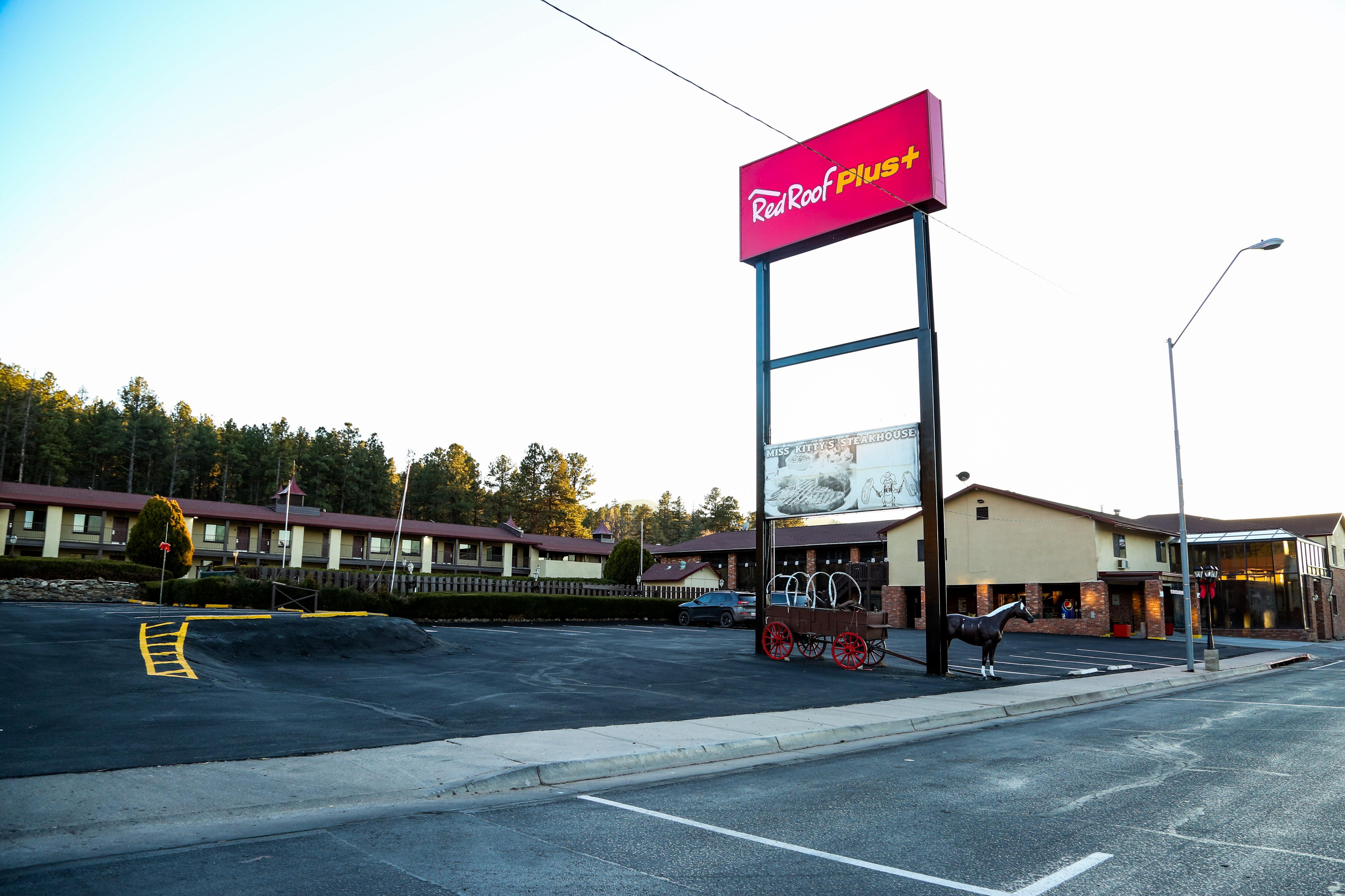 Red Roof Inn Plus+ Williams - Grand Canyon Bagian luar foto