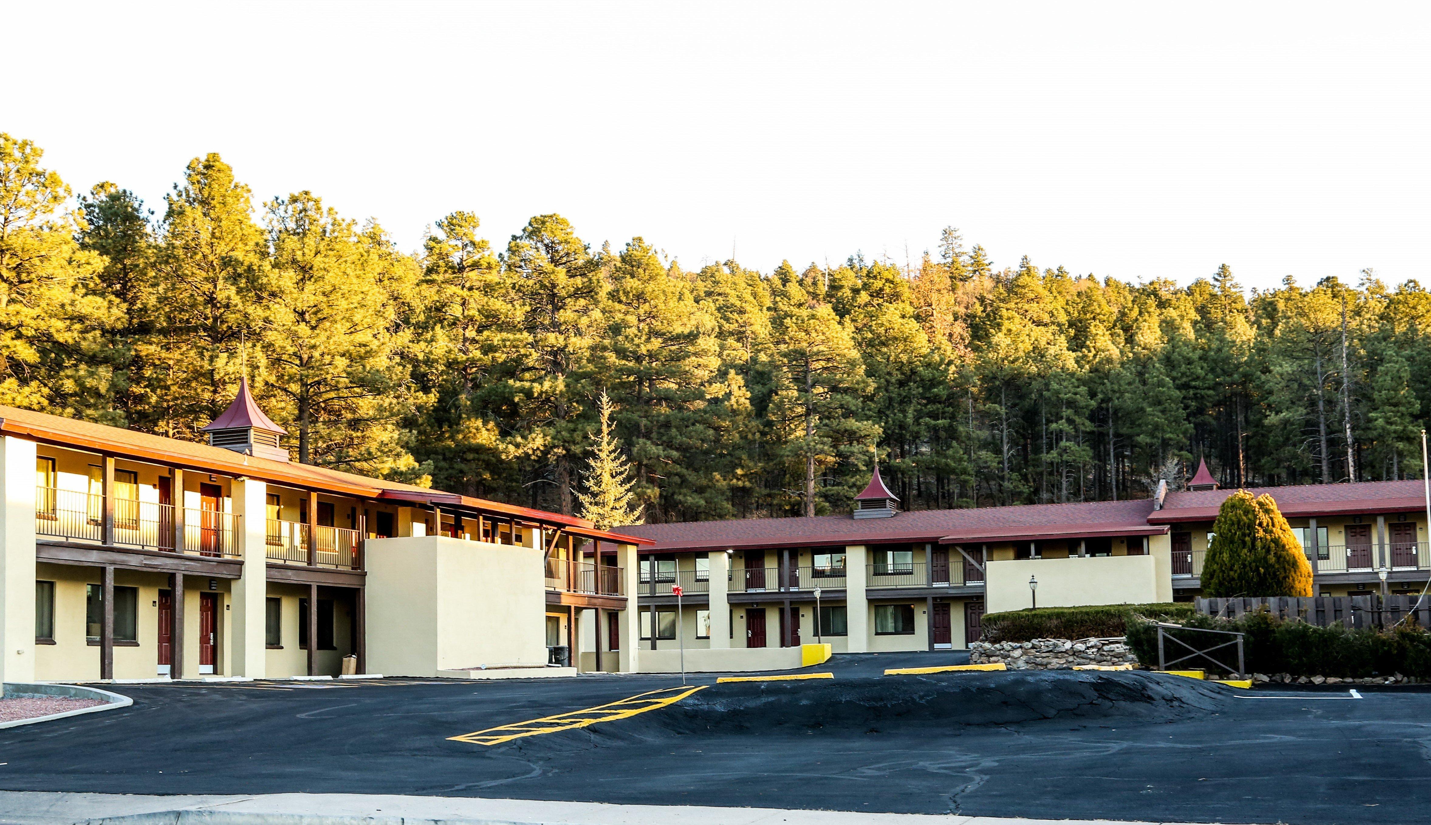 Red Roof Inn Plus+ Williams - Grand Canyon Bagian luar foto